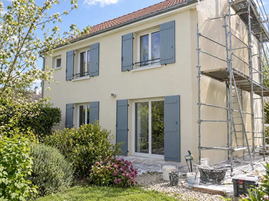 Ravalement de façade après reprise de couverture à Rueil-Malmaison